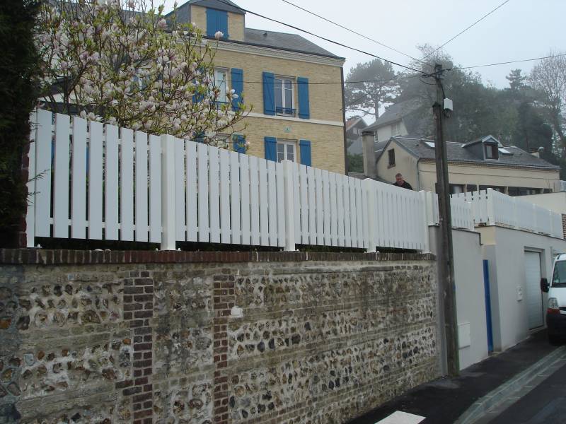 création d'une clôture en PVC en Seine Maritime 76