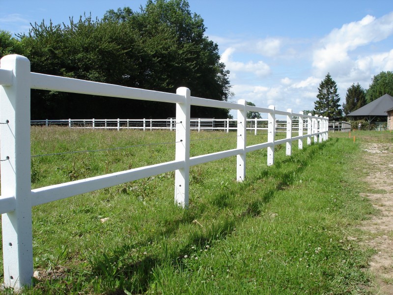 Réalisation de clôtures béton pour haras dans le Calvados 14